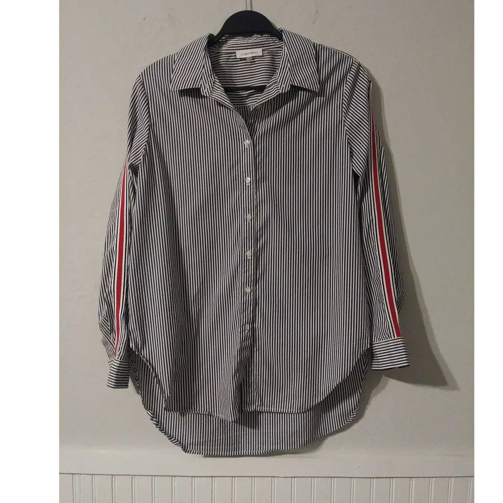Calvin Klein Pinstripe Button down Shirt - Picture 2 of 4
